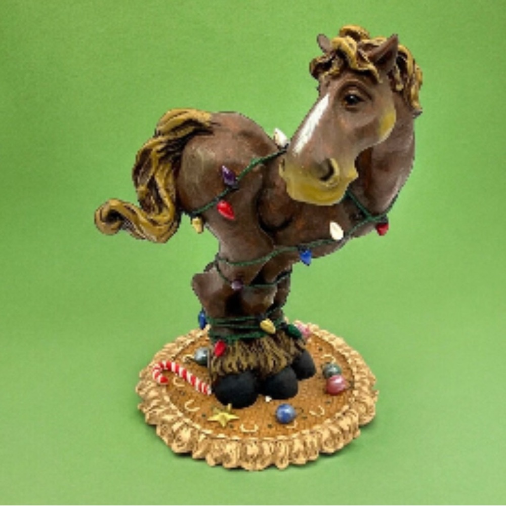 EUC Elmer The Horse “Elmer Tangled In Lights” By Montana Silversmiths Lifestyles